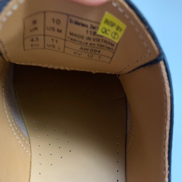 Dr. Martens 1461 3-Eye Gibson Flat Shoes - Picture 9 of 10